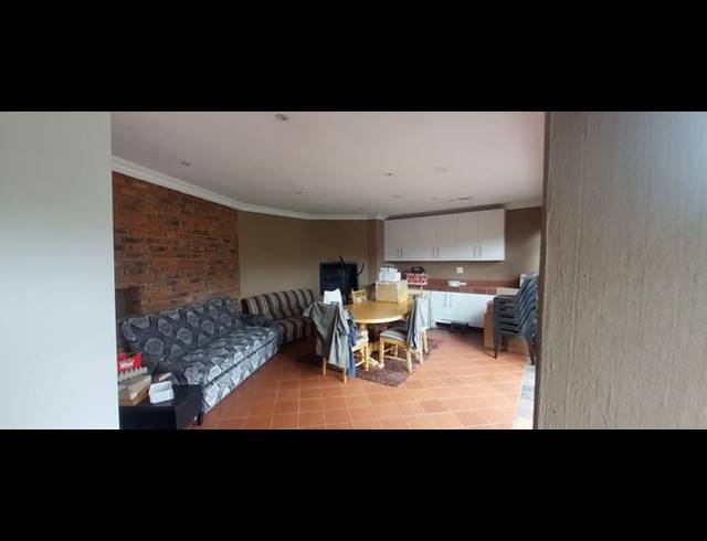 3 BEDROOM HOUSE FOR SALE IN KENSINGTON